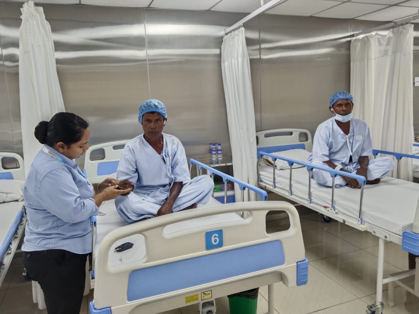 Free eye surgery support